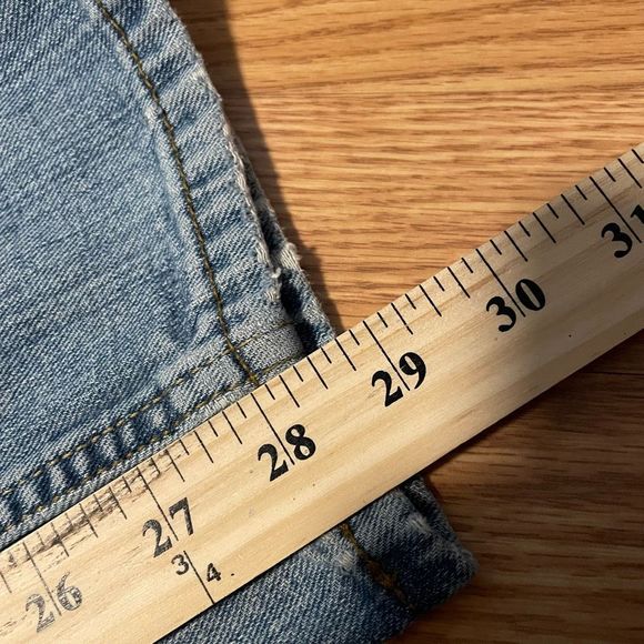 Levi’s Signature Blue Thrashed Jeans Fraying Mens Size 31 x 28.5 Grunge Style - Picture 16 of 16